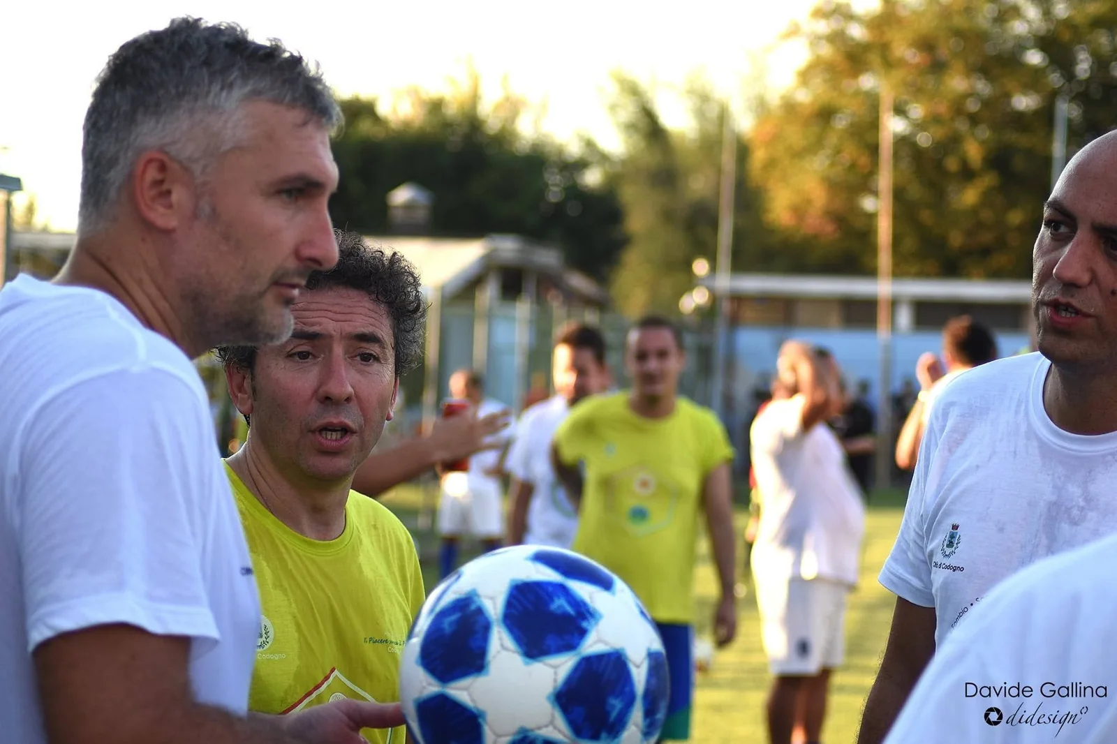 Un momento di confronto sul campo