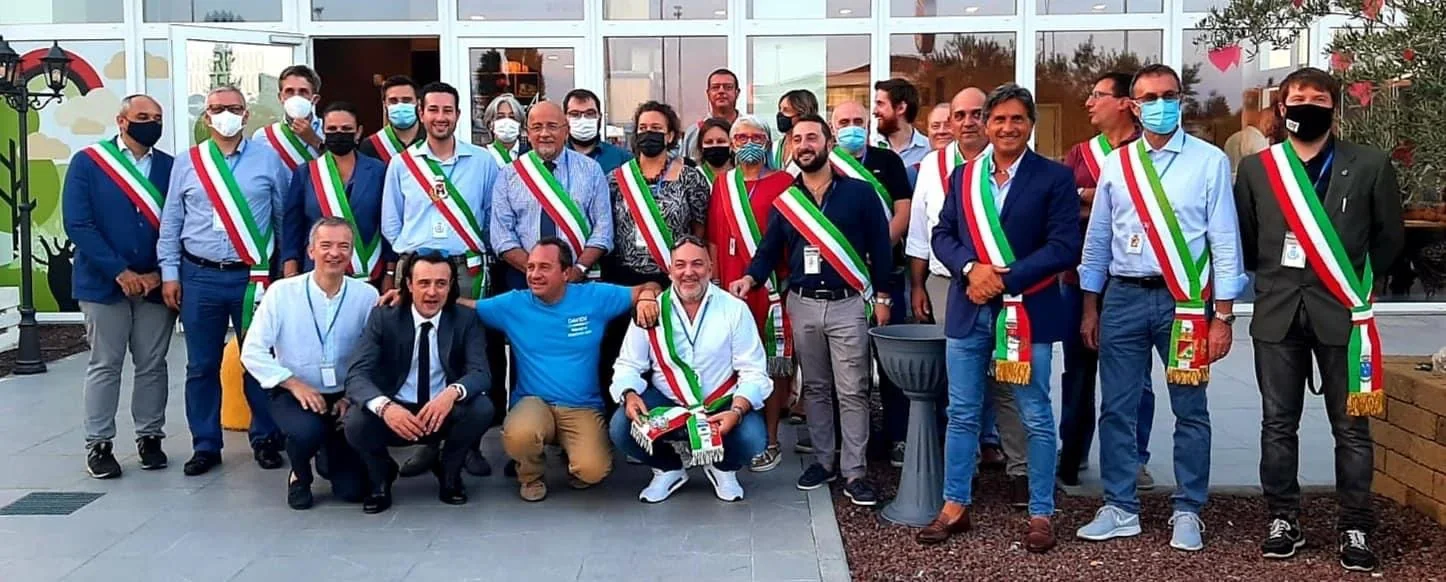 Gruppo di sindaci e amici di PizzAut